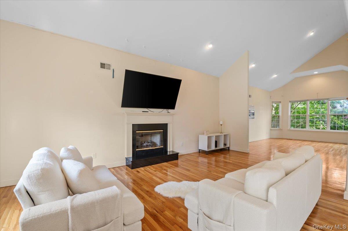 #13 photo, 23 Island Trail, サフォーク郡 Mount Sinai , NY 11766