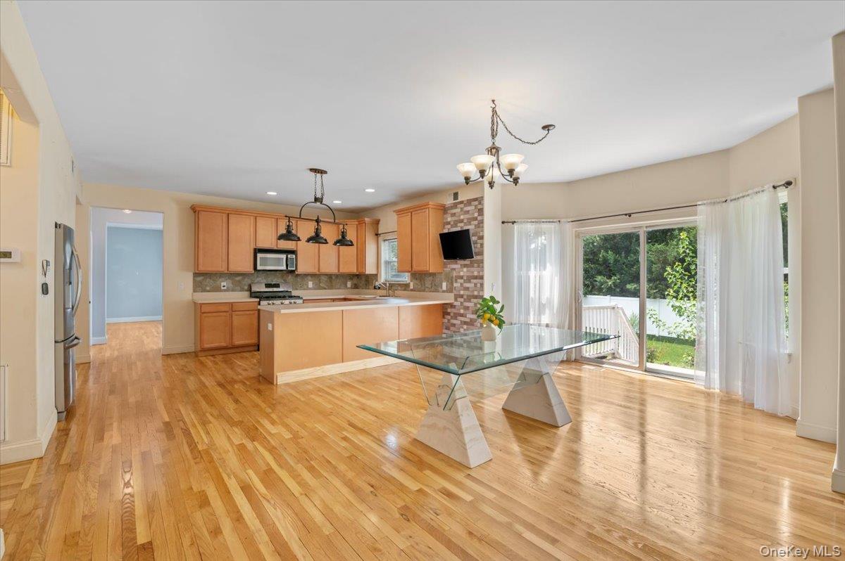 #2 photo, 23 Island Trail, サフォーク郡 Mount Sinai , NY 11766