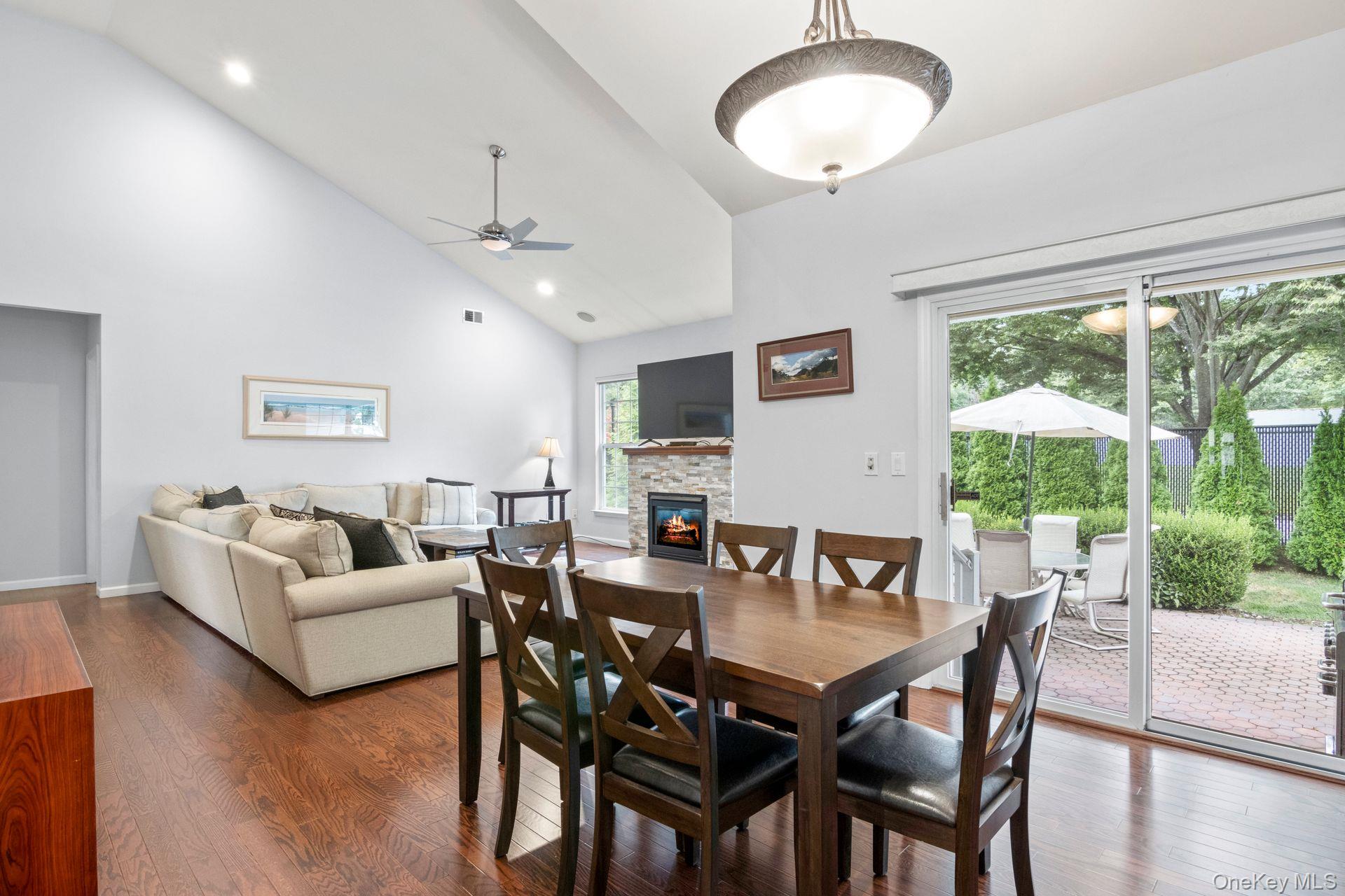 #12 photo, 37 Constantine Way, サフォーク郡 Mount Sinai , NY 11766