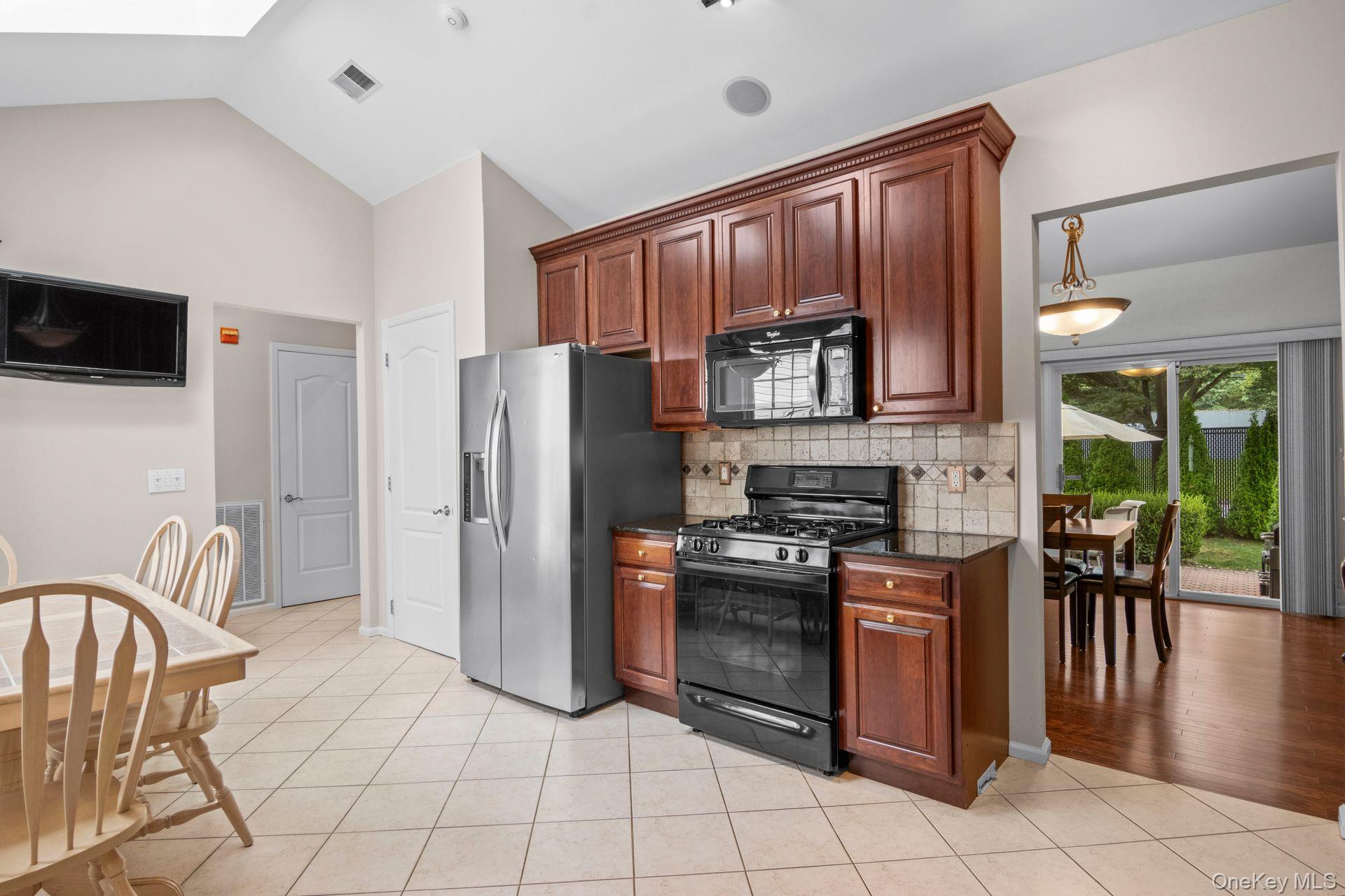 #15 photo, 37 Constantine Way, サフォーク郡 Mount Sinai , NY 11766