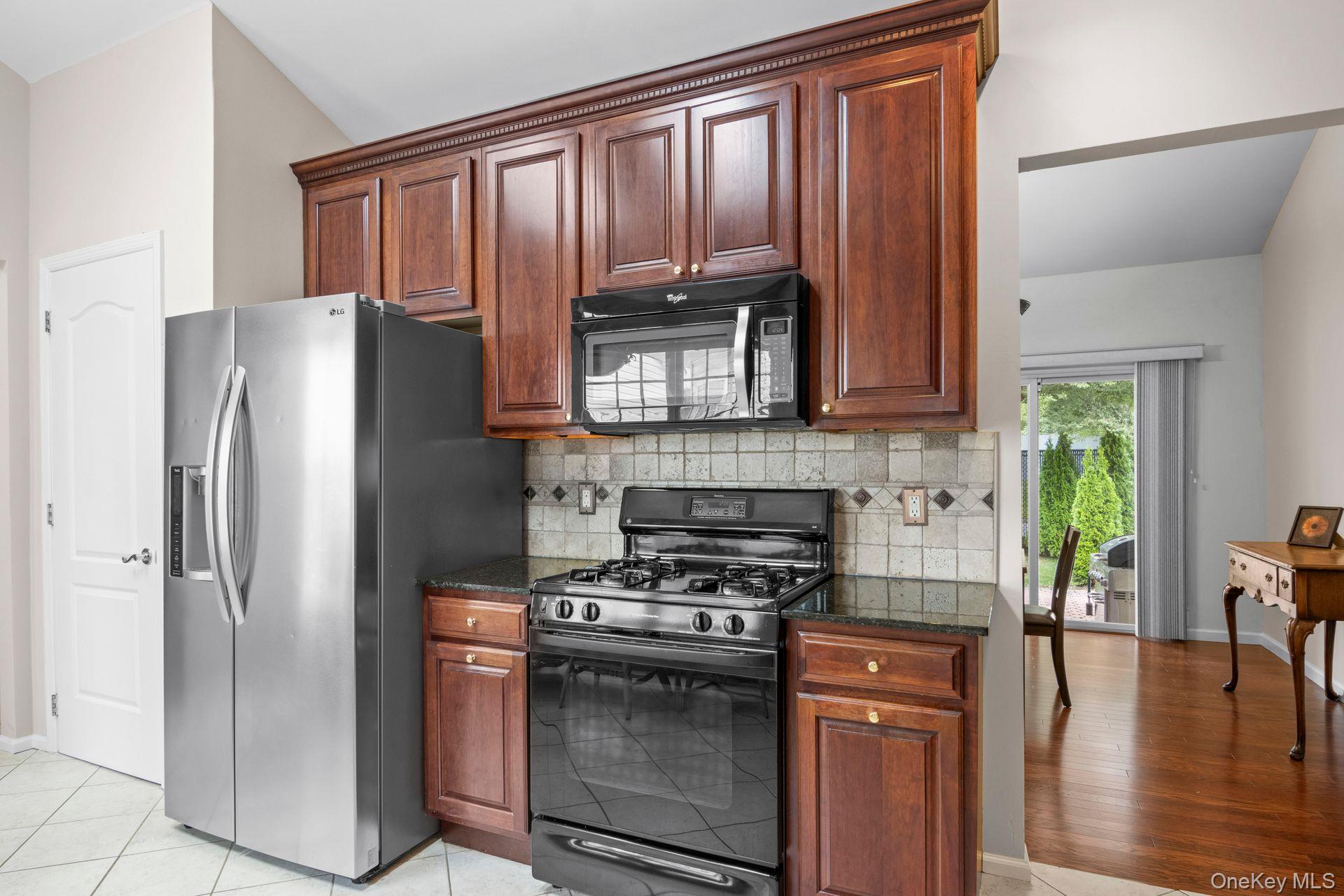 #18 photo, 37 Constantine Way, サフォーク郡 Mount Sinai , NY 11766