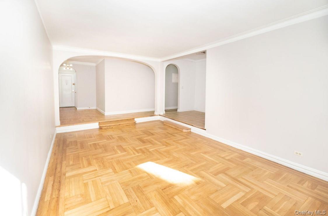 #3 photo, 4107 42nd Street, クイーンズ区 Sunnyside , NY 11104