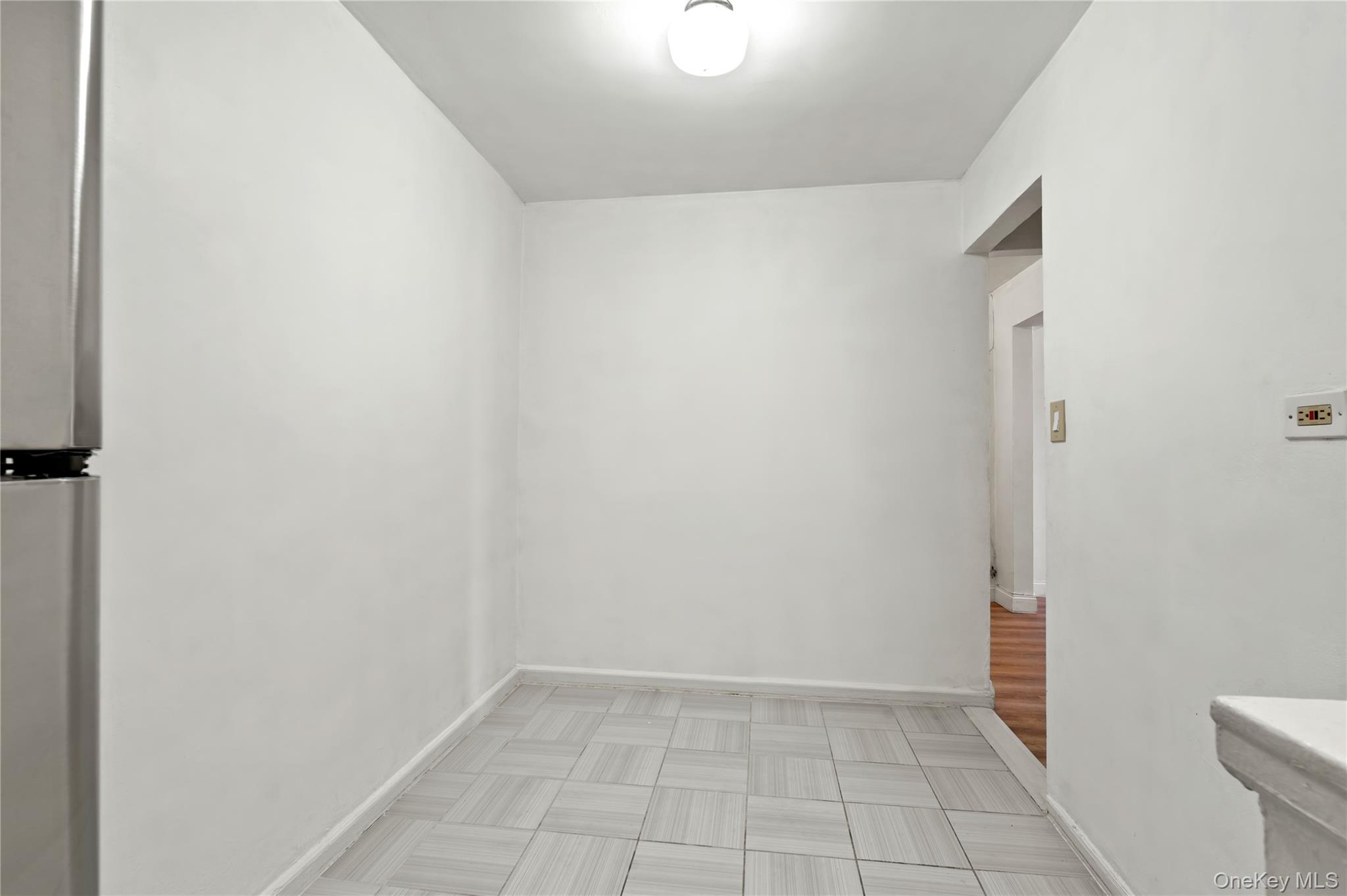 #9 photo, 66-15 Wetherole Street, クイーンズ区 Rego Park , NY 11374