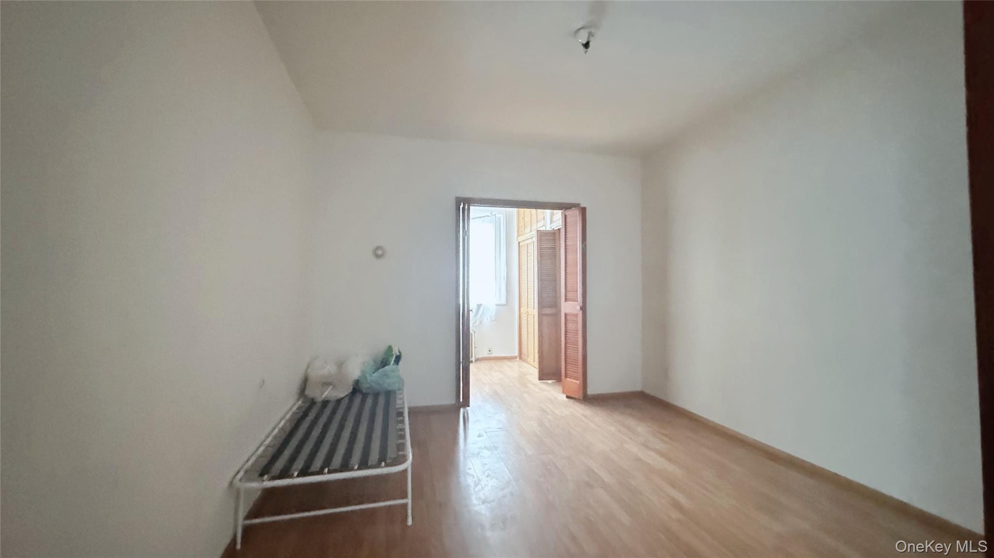 #12 photo, 10154 102nd Street, クイーンズ区 Ozone Park , NY 11416