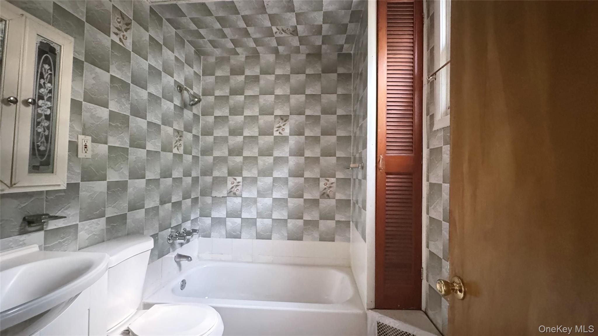 #9 photo, 10154 102nd Street, クイーンズ区 Ozone Park , NY 11416