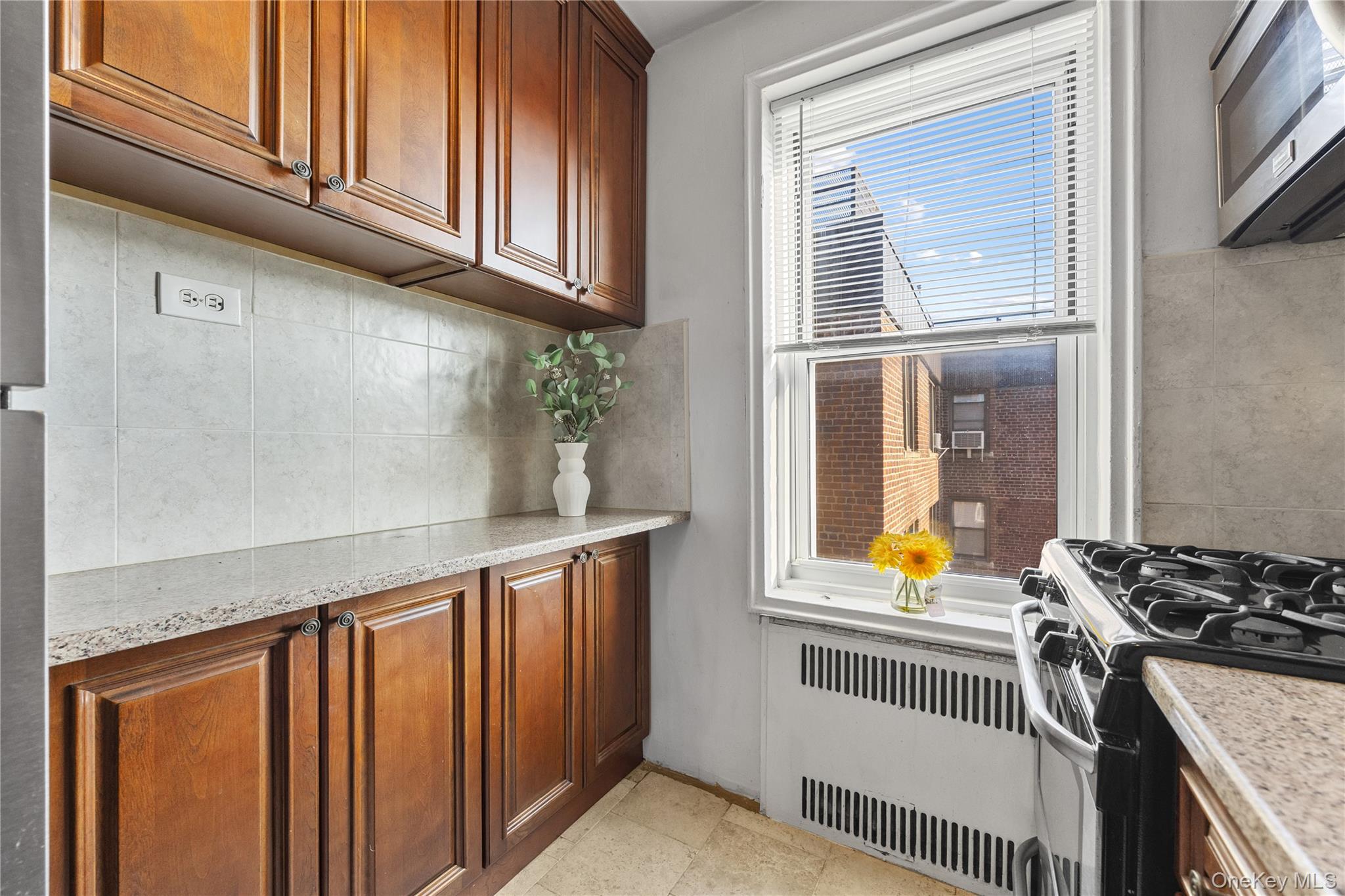 #10 photo, 99-45 67th Road, クイーンズ区 Forest Hills , NY 11375