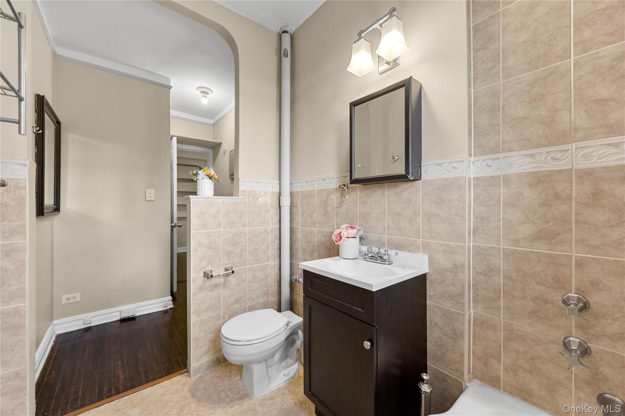 #14 photo, 99-45 67th Road, クイーンズ区 Forest Hills , NY 11375