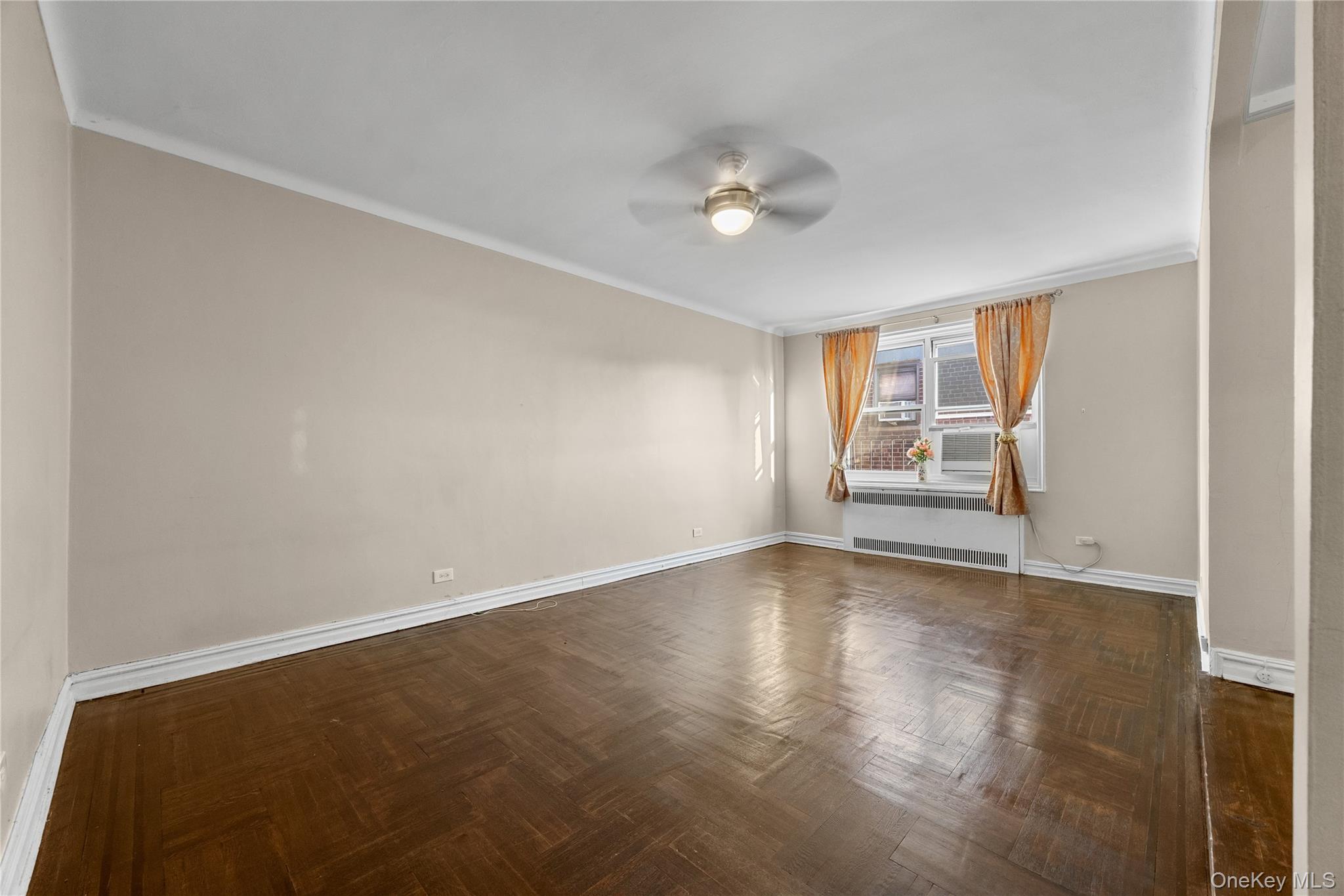 #4 photo, 99-45 67th Road, クイーンズ区 Forest Hills , NY 11375