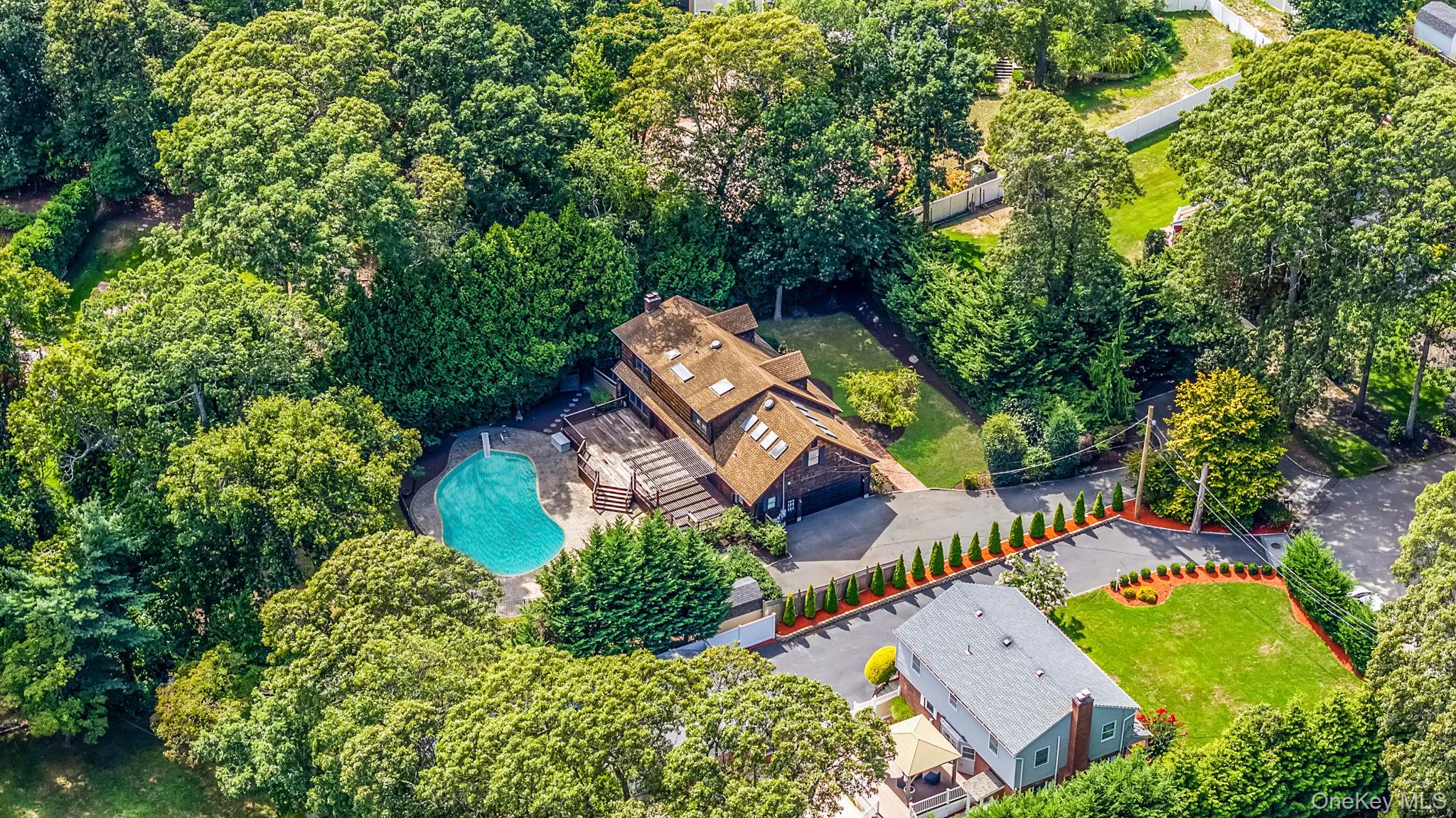 #1 photo, 78 Birch Hill Road, سوفولك Mount Sinai , NY 11766