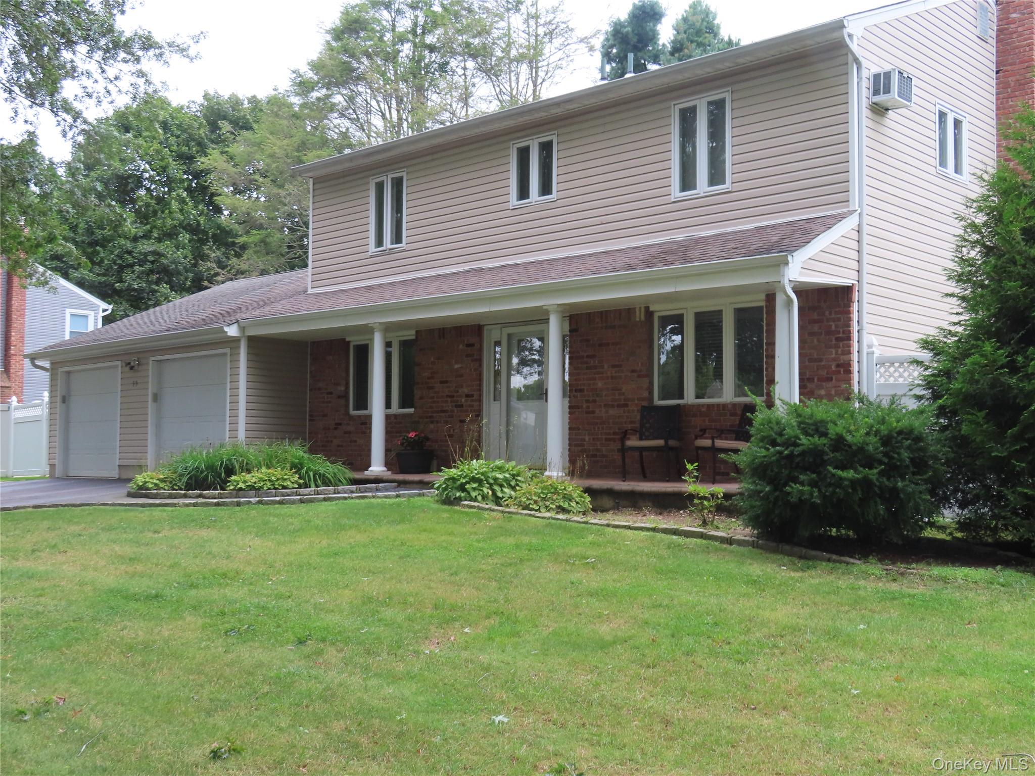 #1 photo, 19 Foothill Lane, Dix Hills , NY 11746