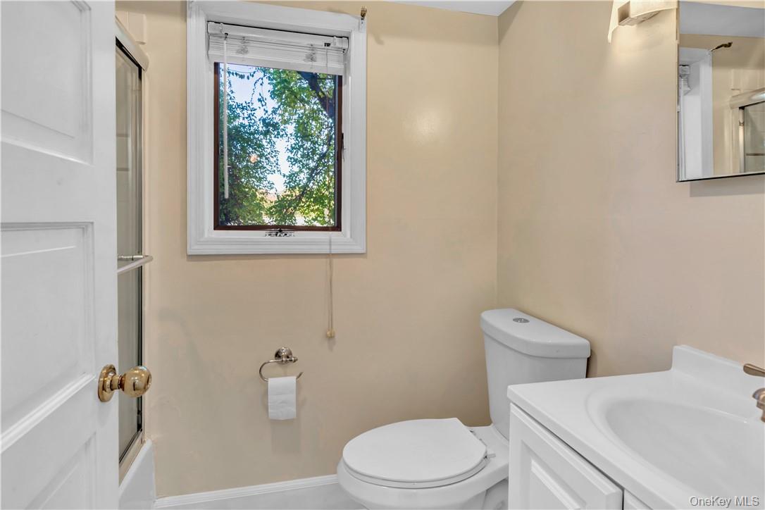 #18 photo, 1058 Wilmot Road, Scarsdale , NY 10583