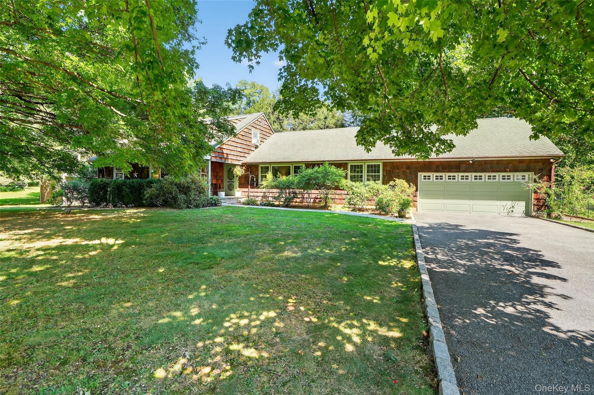 #1 photo, 2 Somerset Drive, Somers , NY 10589