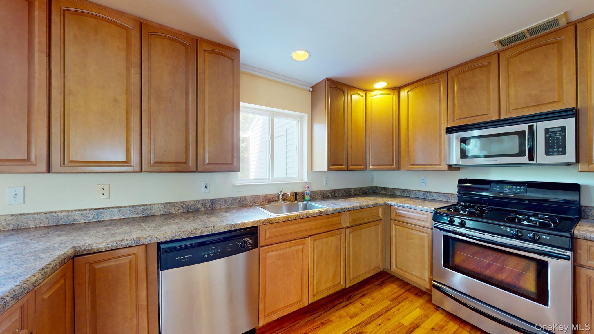 #12 photo, 241 Tamerisk Lane, New Windsor , NY 12553