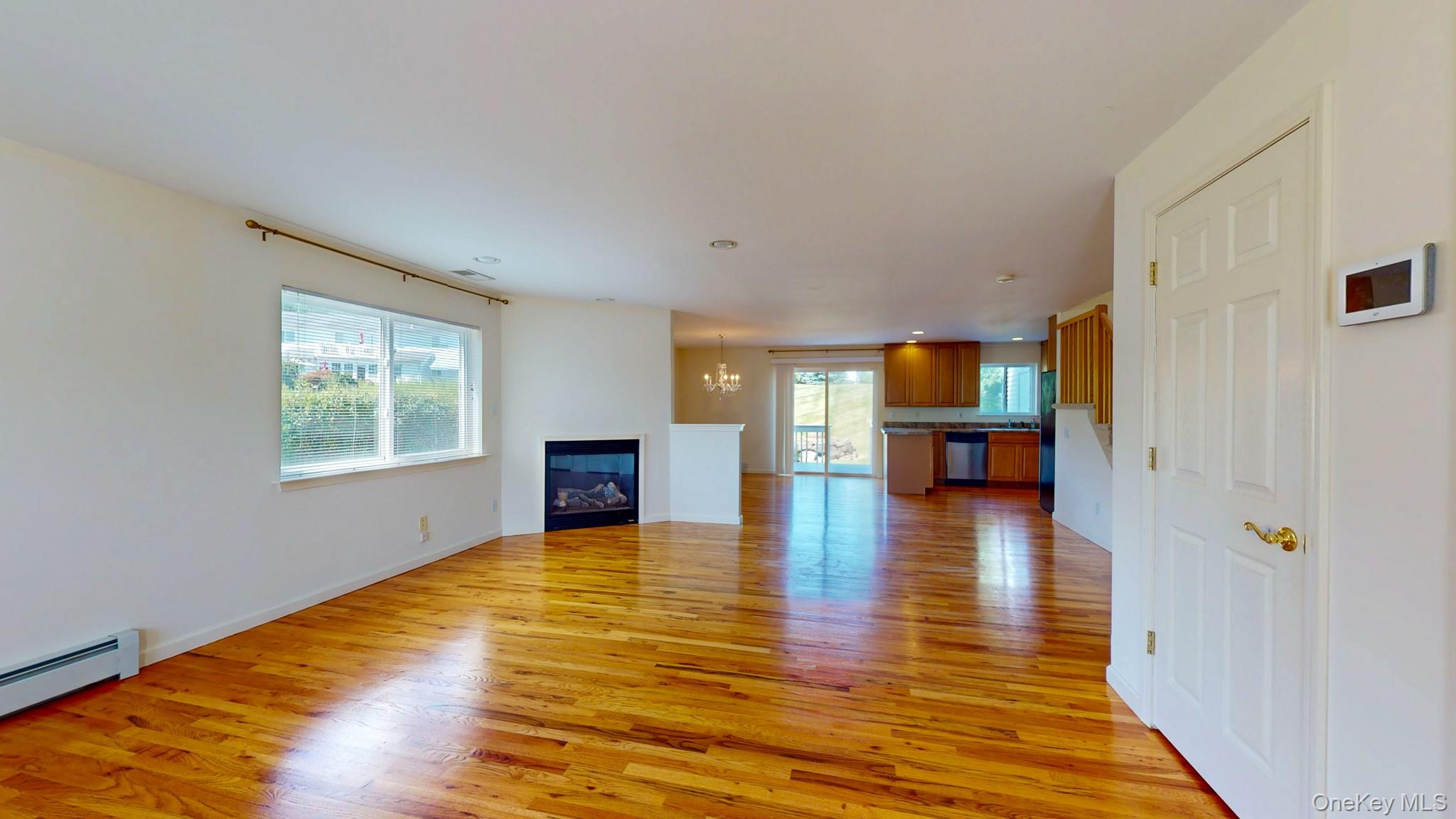 #5 photo, 241 Tamerisk Lane, New Windsor , NY 12553