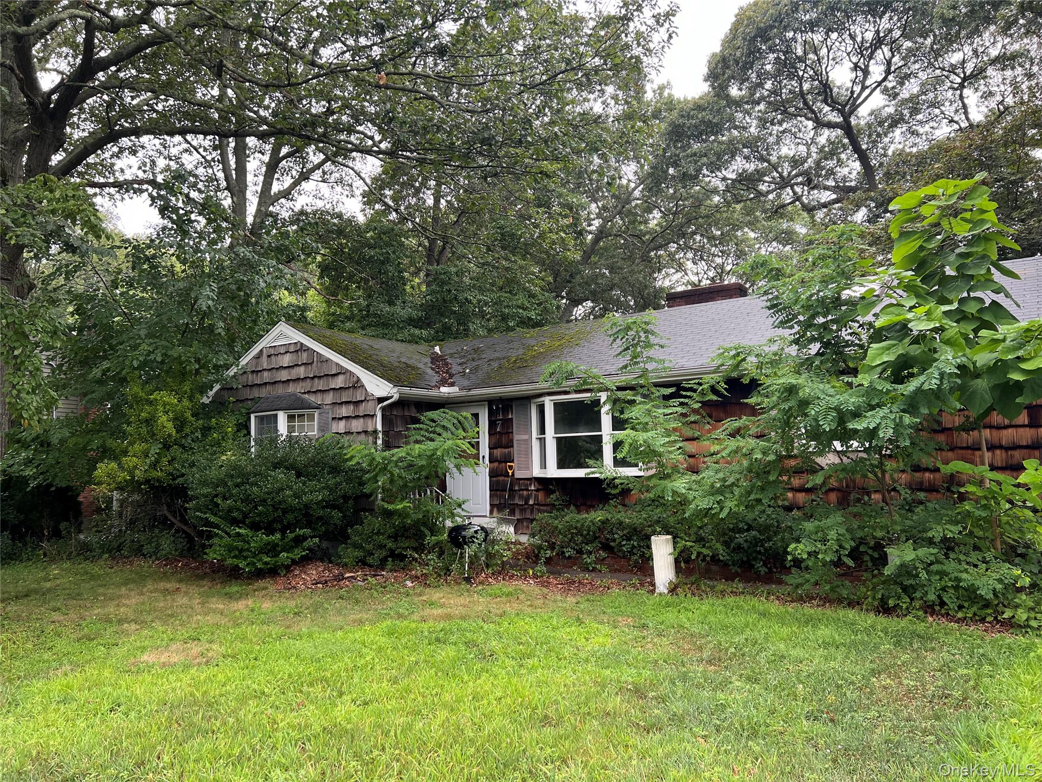 #1 photo, 7 Magnolia Lane, سوفولك Miller Place , NY 11764