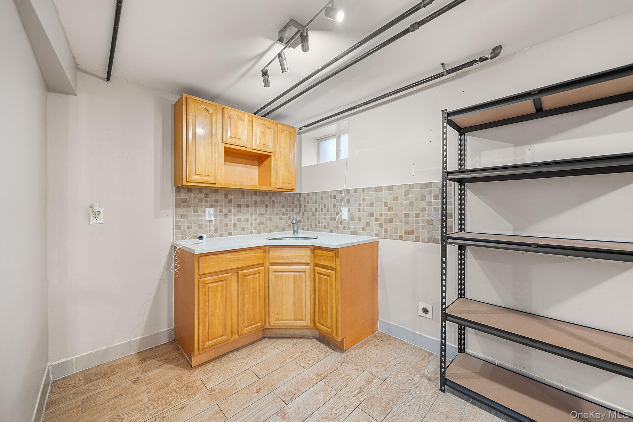 #18 photo, 6921 78th Street, クイーンズ区 Middle Village , NY 11379