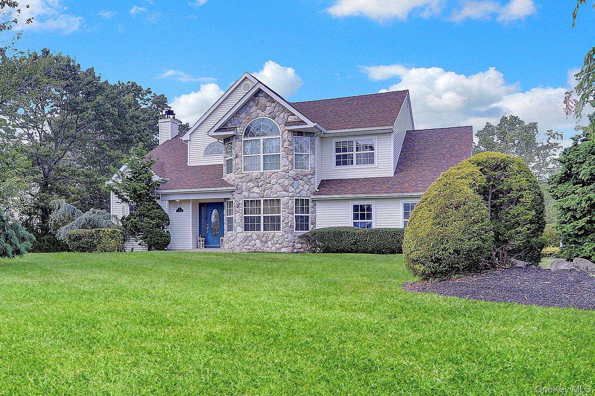 #1 photo, 4 Patty Ann Court, सफ़ोक काउंटी Port Jefferson Station , NY 11776