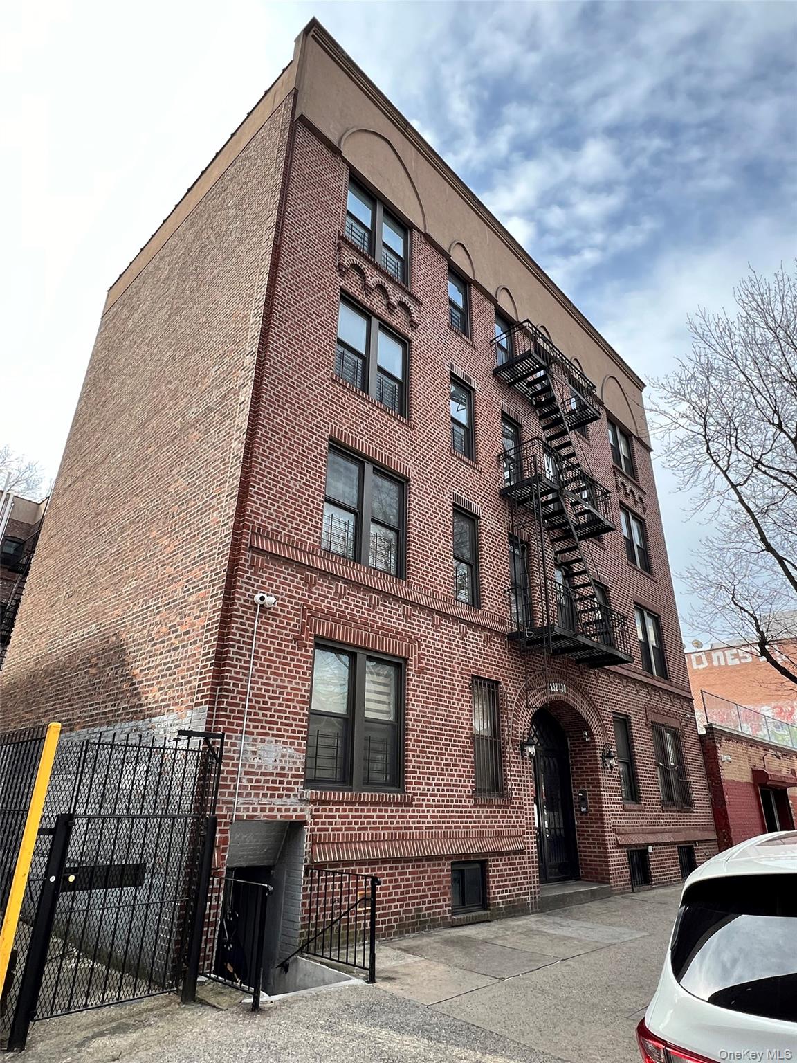 #1 photo, 132-30 Sanford Avenue, 法拉盛 Flushing , NY 11355