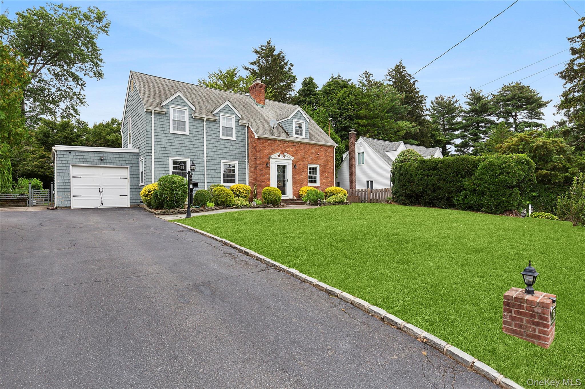 #1 photo, 75 George Street, नासाउ काउंटी Roslyn Heights , NY 11577