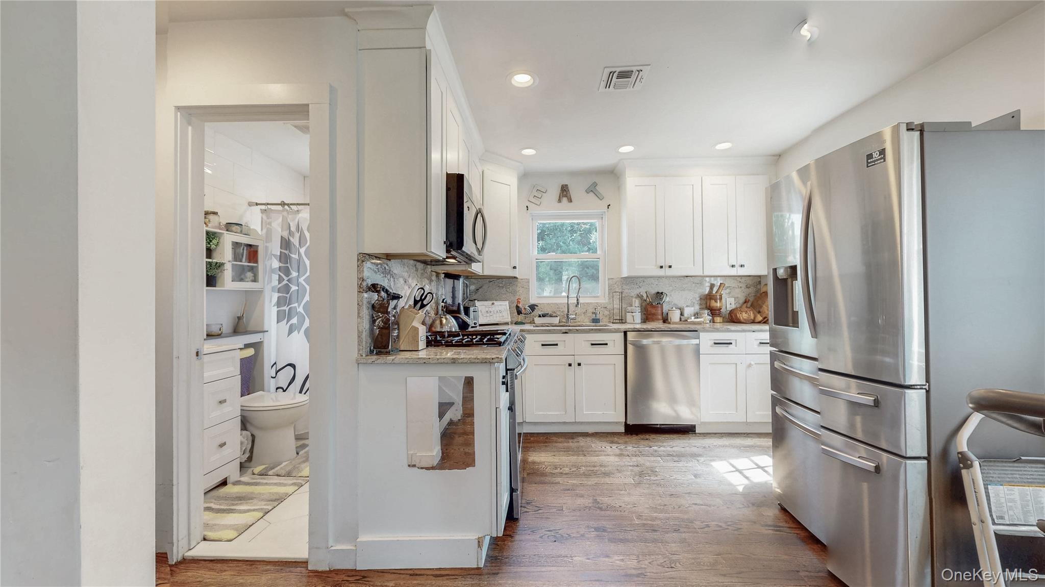 #10 photo, 2347 Pine Street, ナッソー郡 Seaford , NY 11783