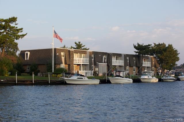 #1 photo, 20 Mainsail Lane, सफ़ोक काउंटी Patchogue , NY 11772