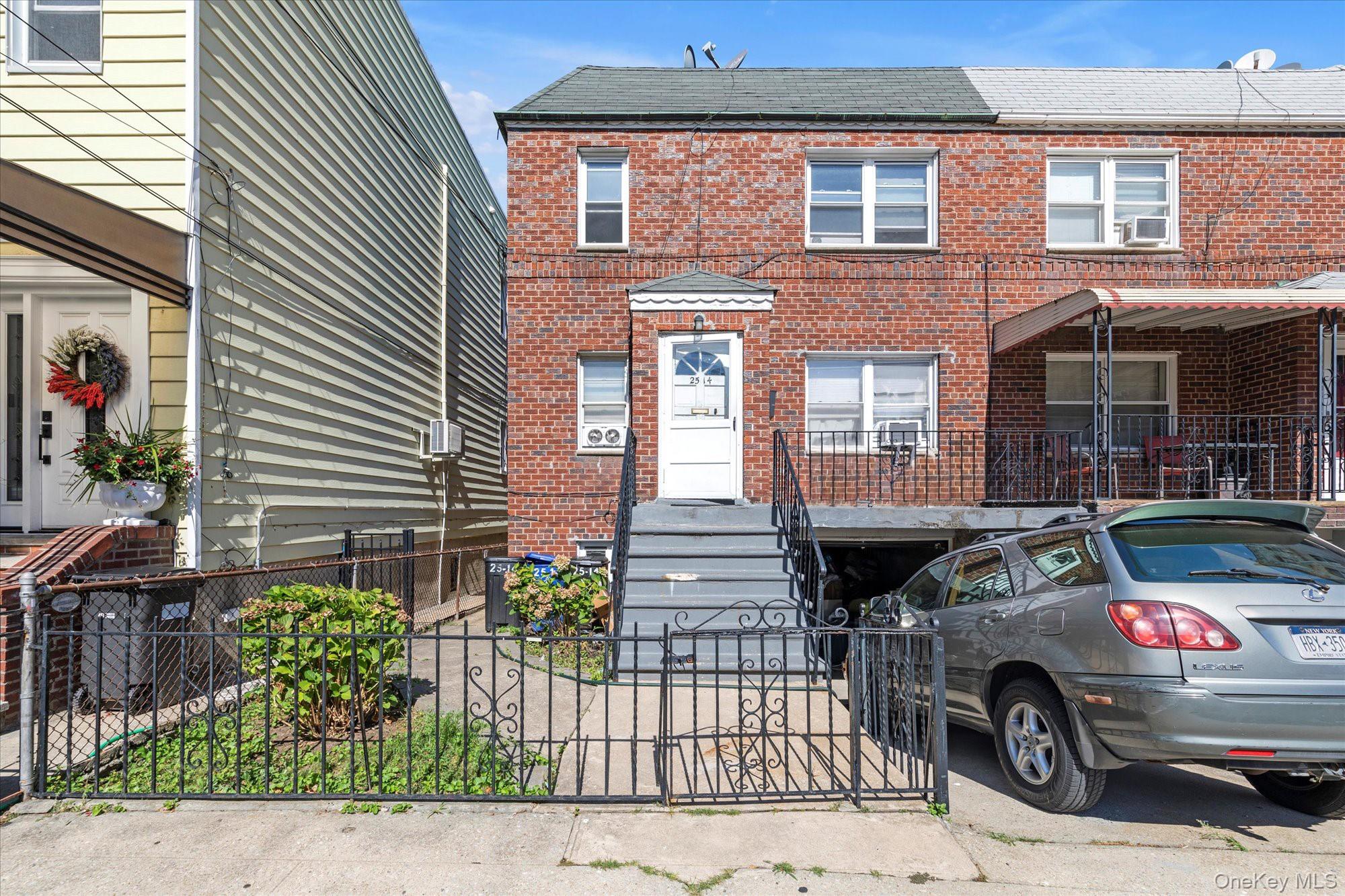 #1 photo, 25-14 44th Street, クイーンズ区 Astoria , NY 11103