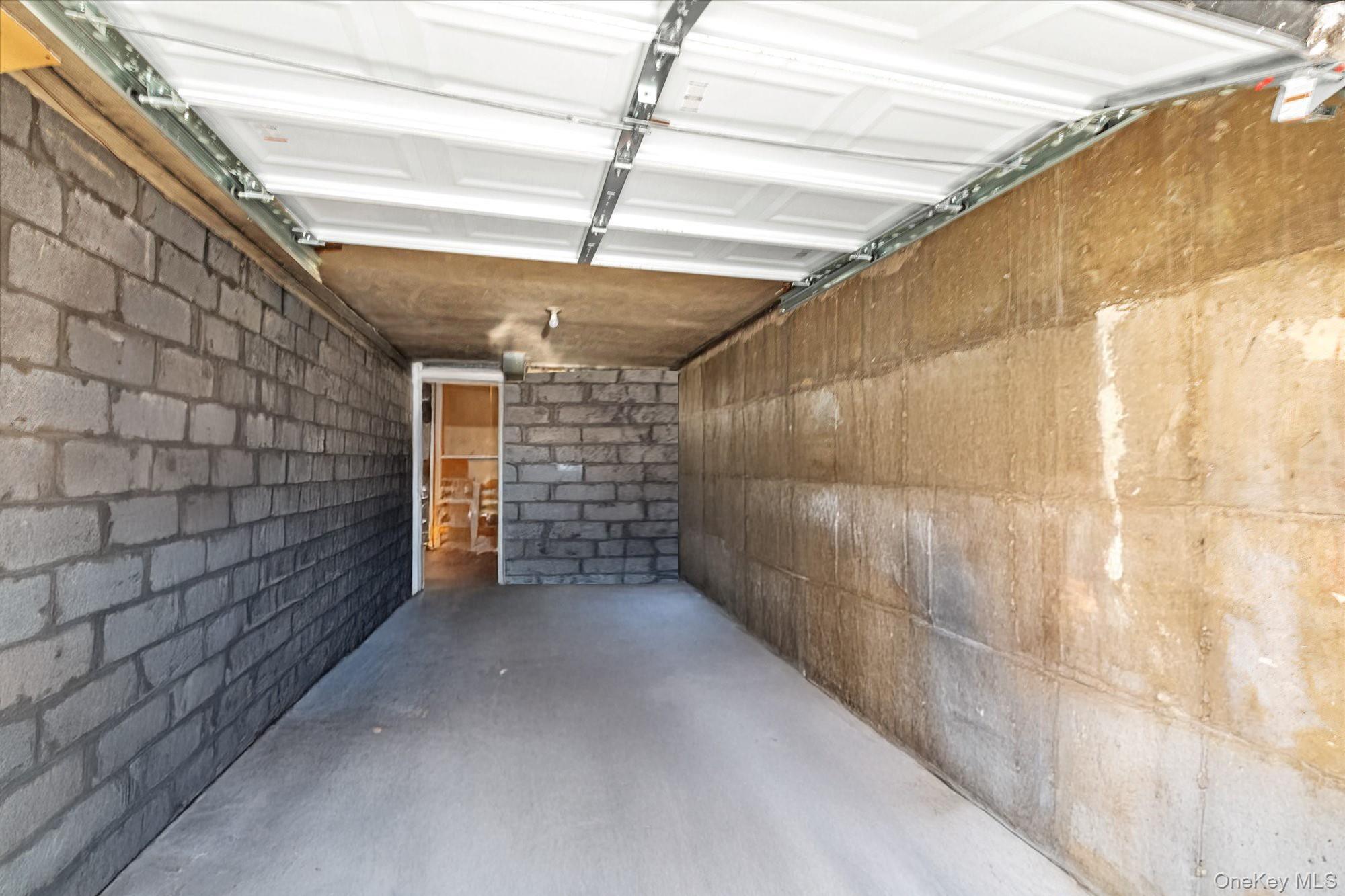 #15 photo, 25-14 44th Street, クイーンズ区 Astoria , NY 11103