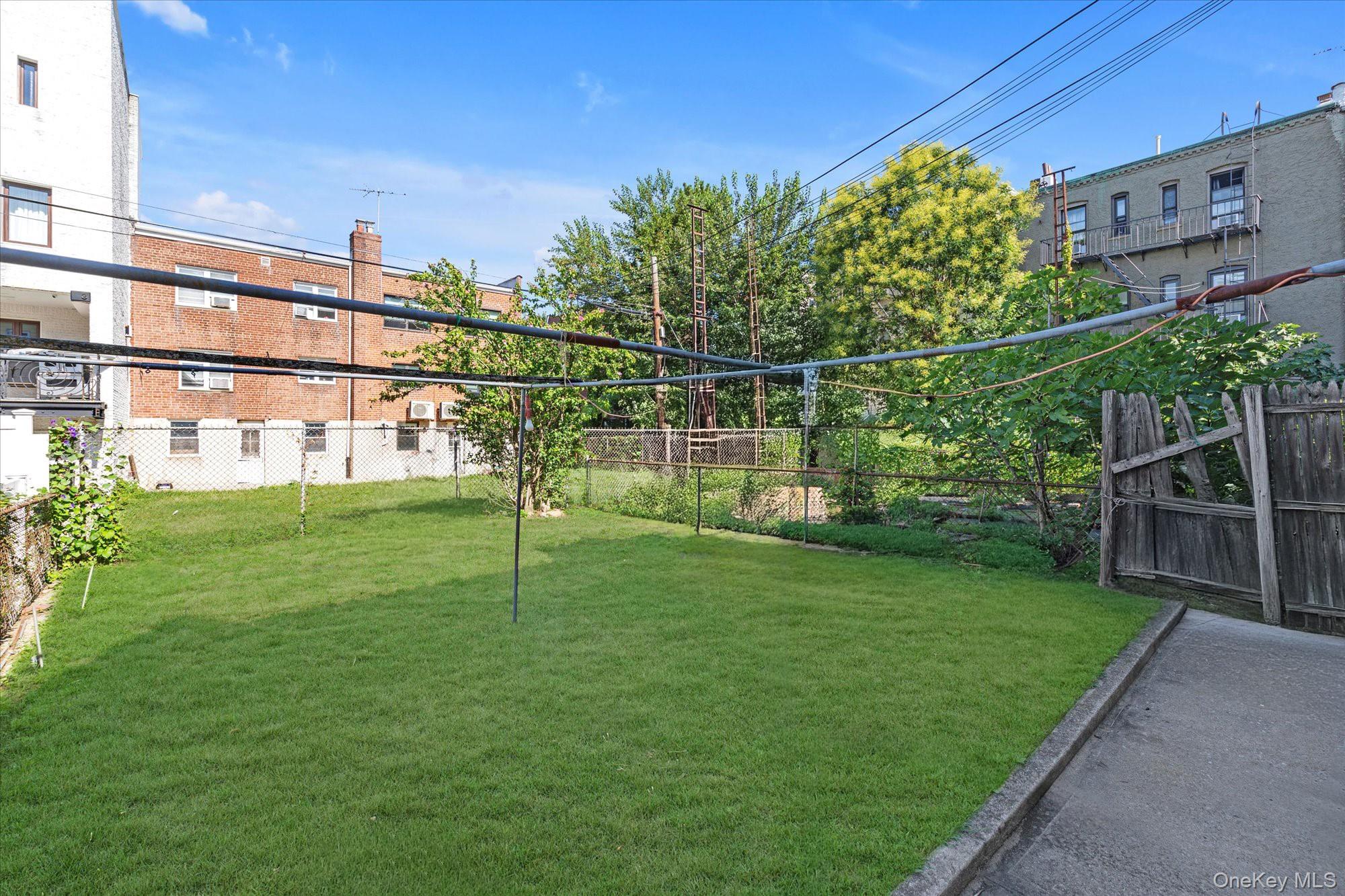 #17 photo, 25-14 44th Street, クイーンズ区 Astoria , NY 11103