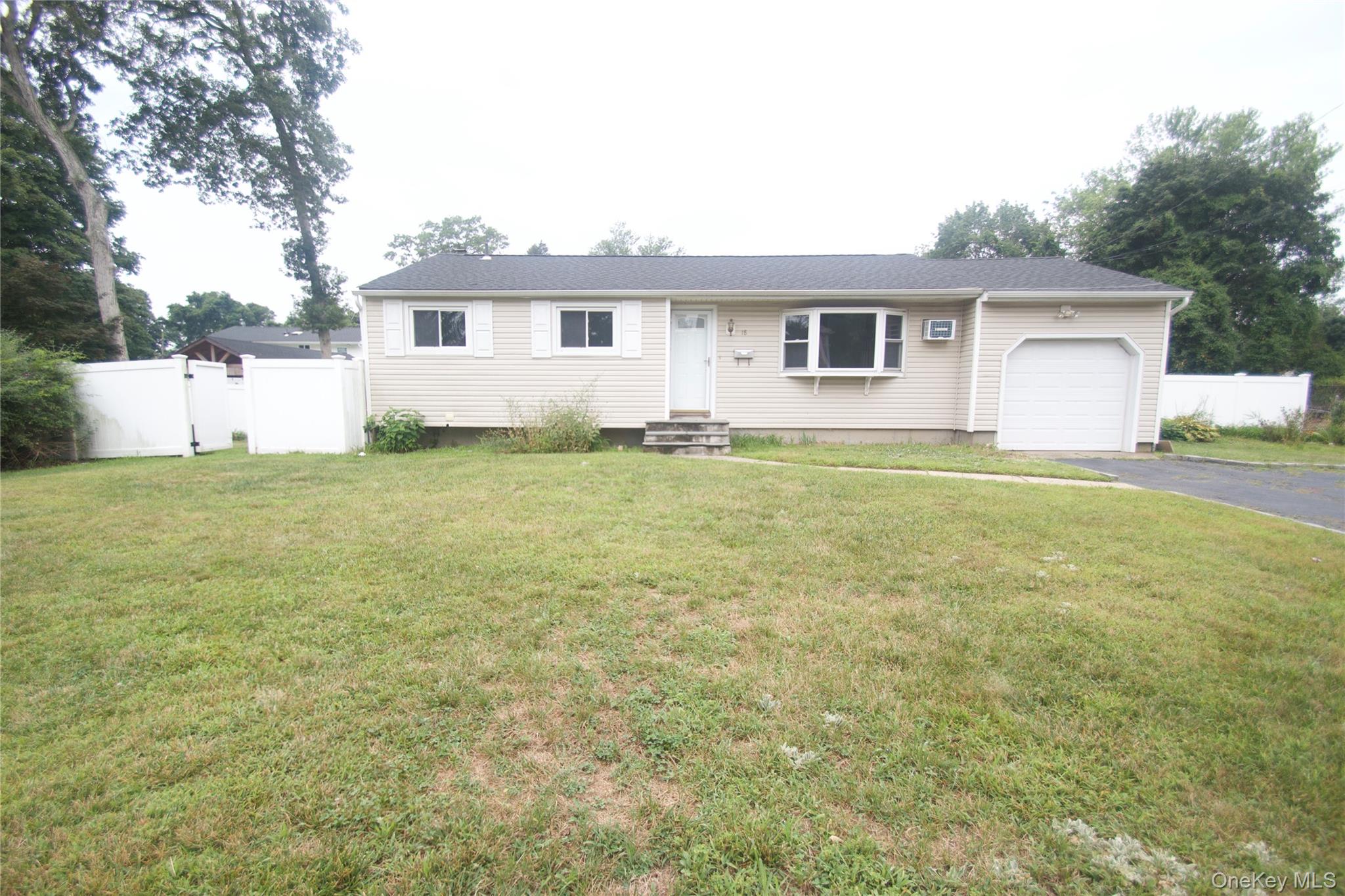 #1 photo, 18 Johnson Avenue, Wheatley Heights , NY 11798