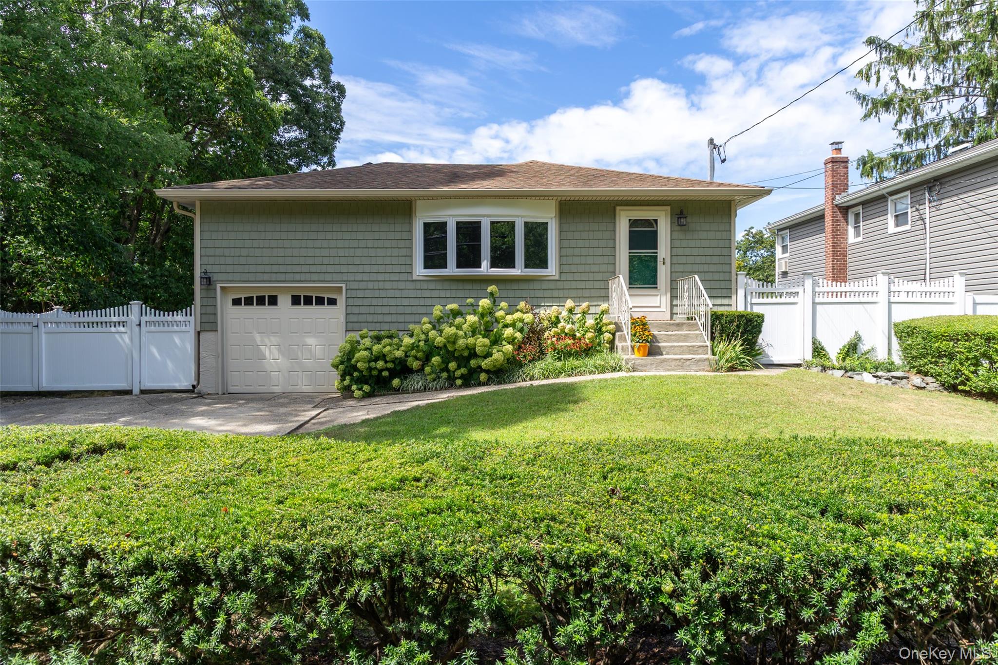 #1 photo, 345 August Road, سوفولك North Babylon , NY 11703