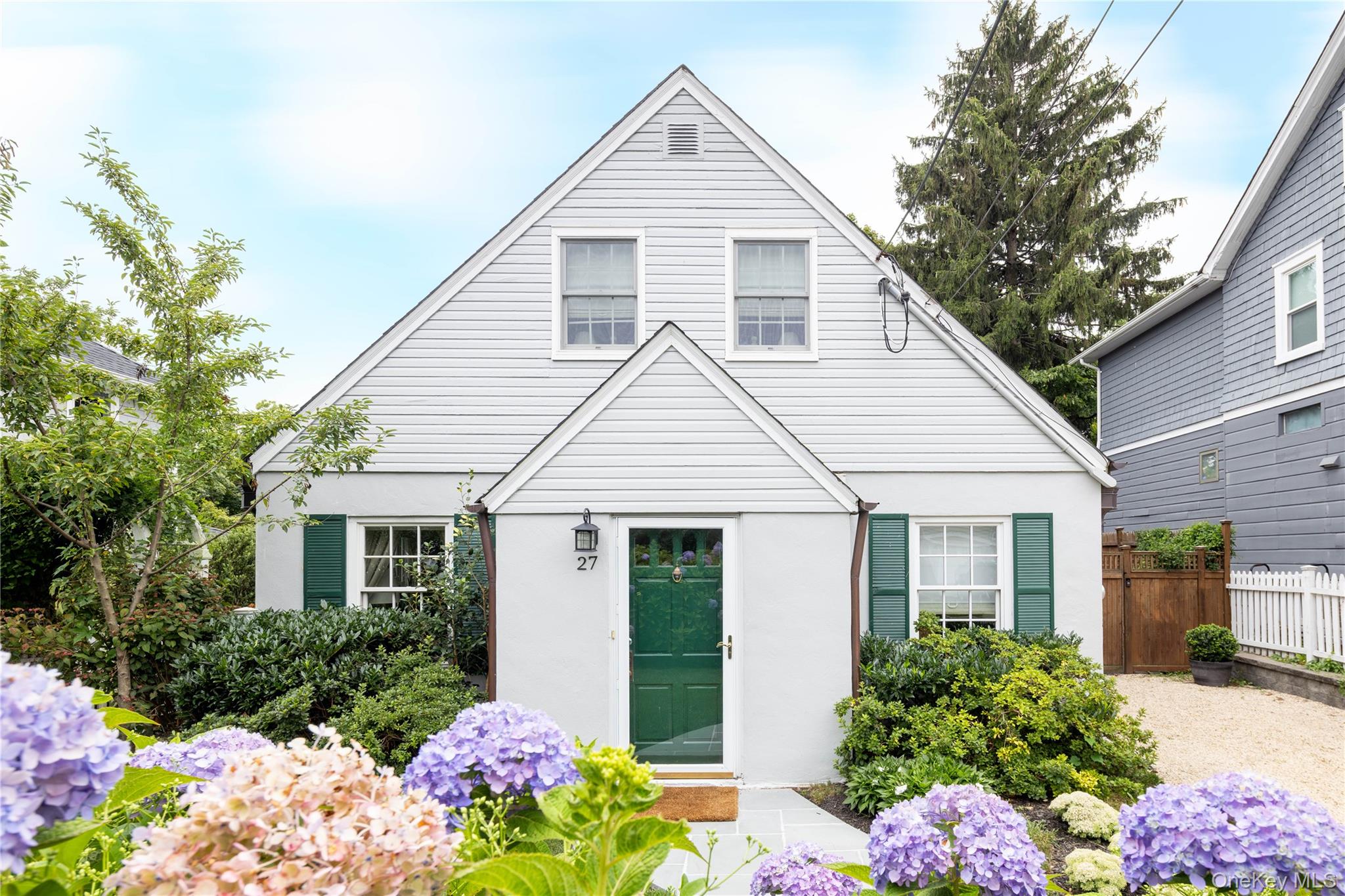 #1 photo, 27 Soundview Place, Locust Valley , NY 11560