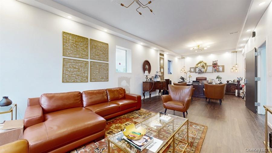 #7 photo, 26-32 Bond Street, ナッソー郡 Westbury , NY 11590