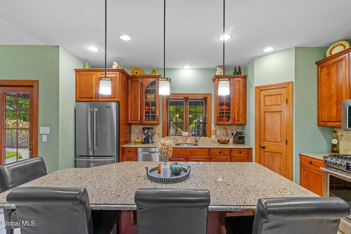 #13 photo, 737 Muitzeskill Road, Schodack , NY 12156