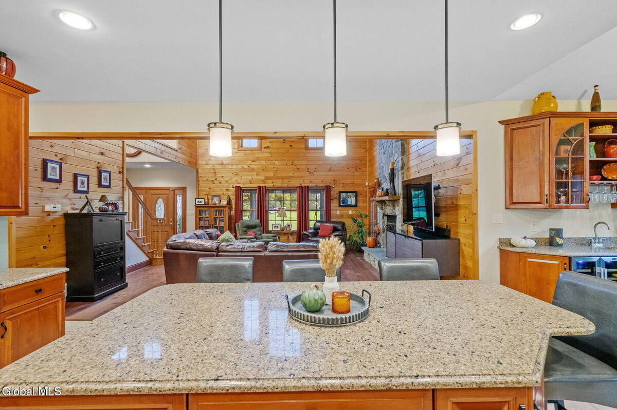 #17 photo, 737 Muitzeskill Road, Schodack , NY 12156