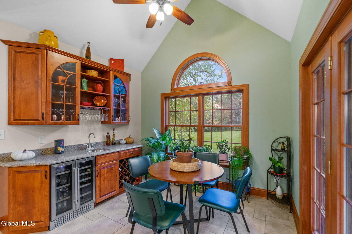 #19 photo, 737 Muitzeskill Road, Schodack , NY 12156