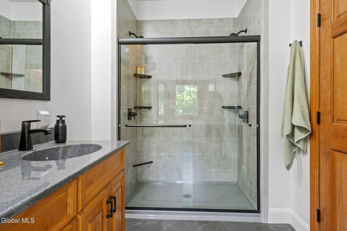 #29 photo, 737 Muitzeskill Road, Schodack , NY 12156