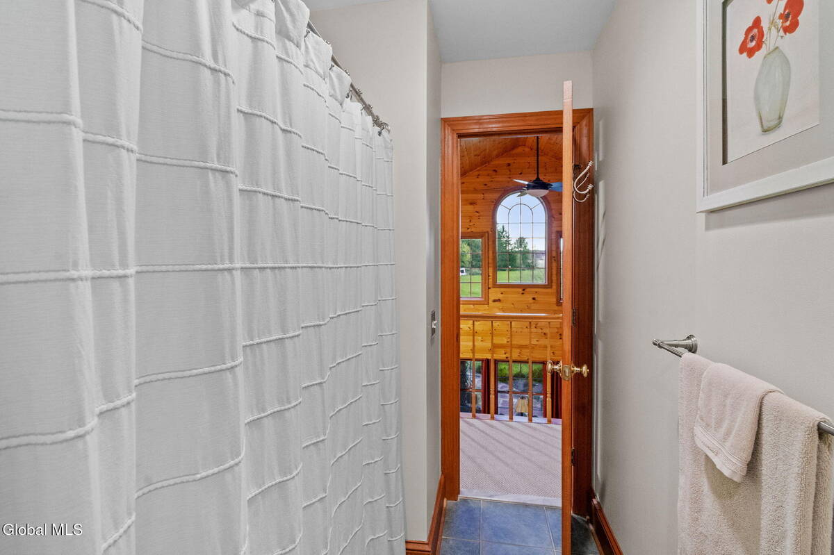 #41 photo, 737 Muitzeskill Road, Schodack , NY 12156