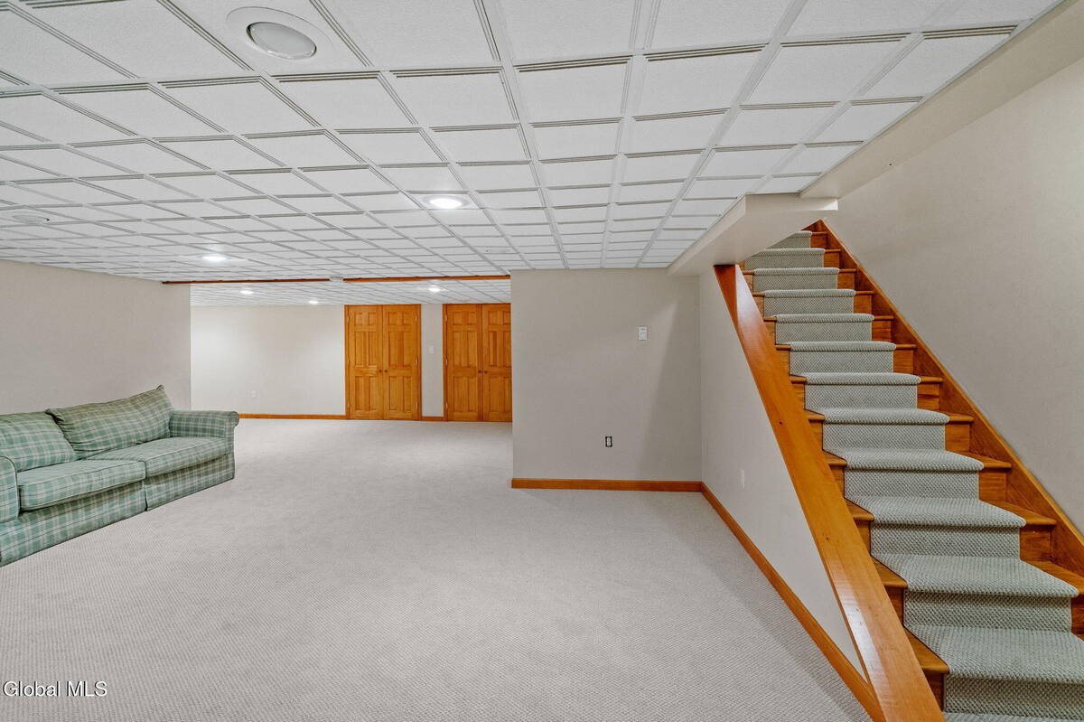 #43 photo, 737 Muitzeskill Road, Schodack , NY 12156