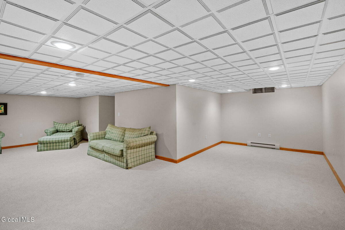 #46 photo, 737 Muitzeskill Road, Schodack , NY 12156