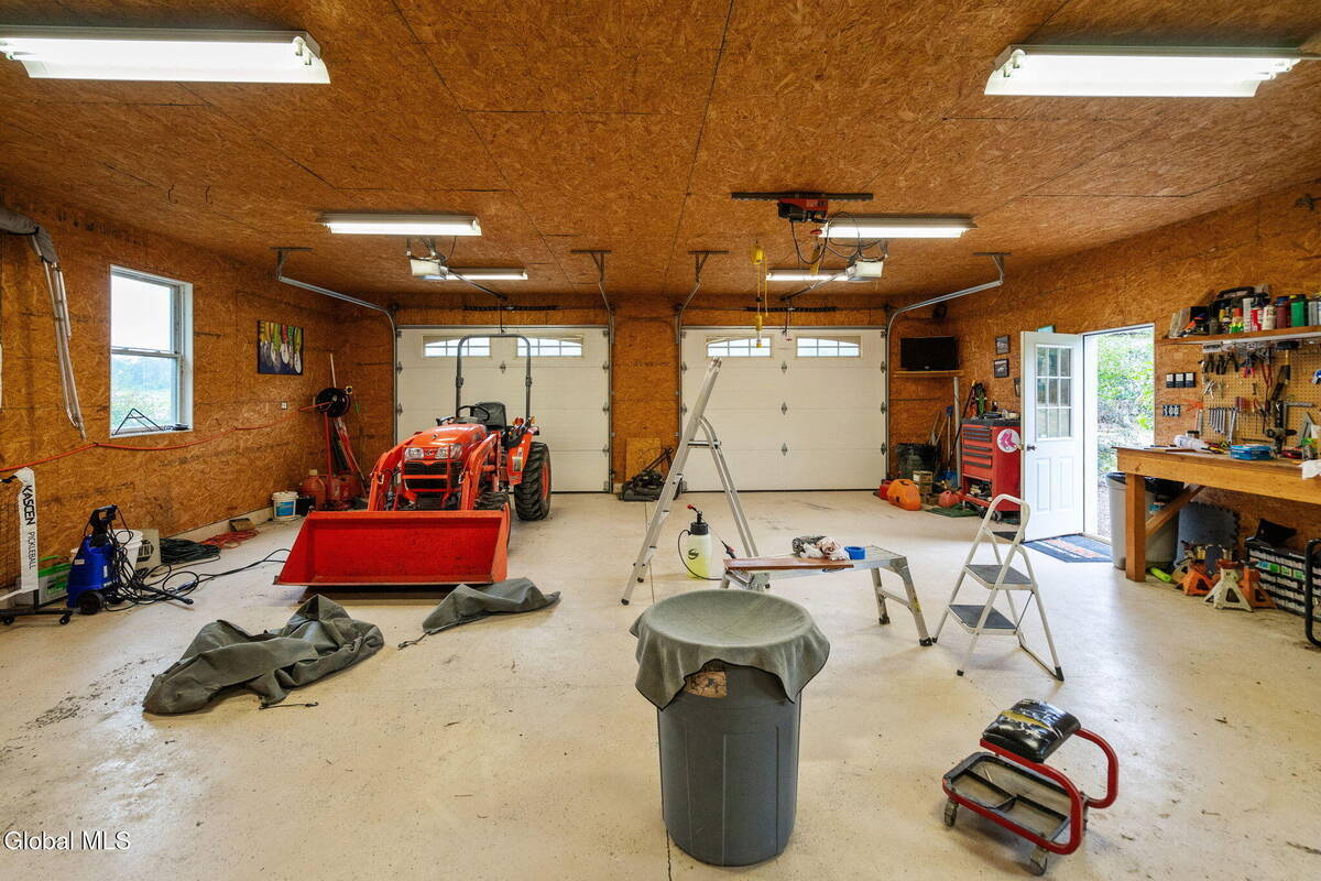 #51 photo, 737 Muitzeskill Road, Schodack , NY 12156