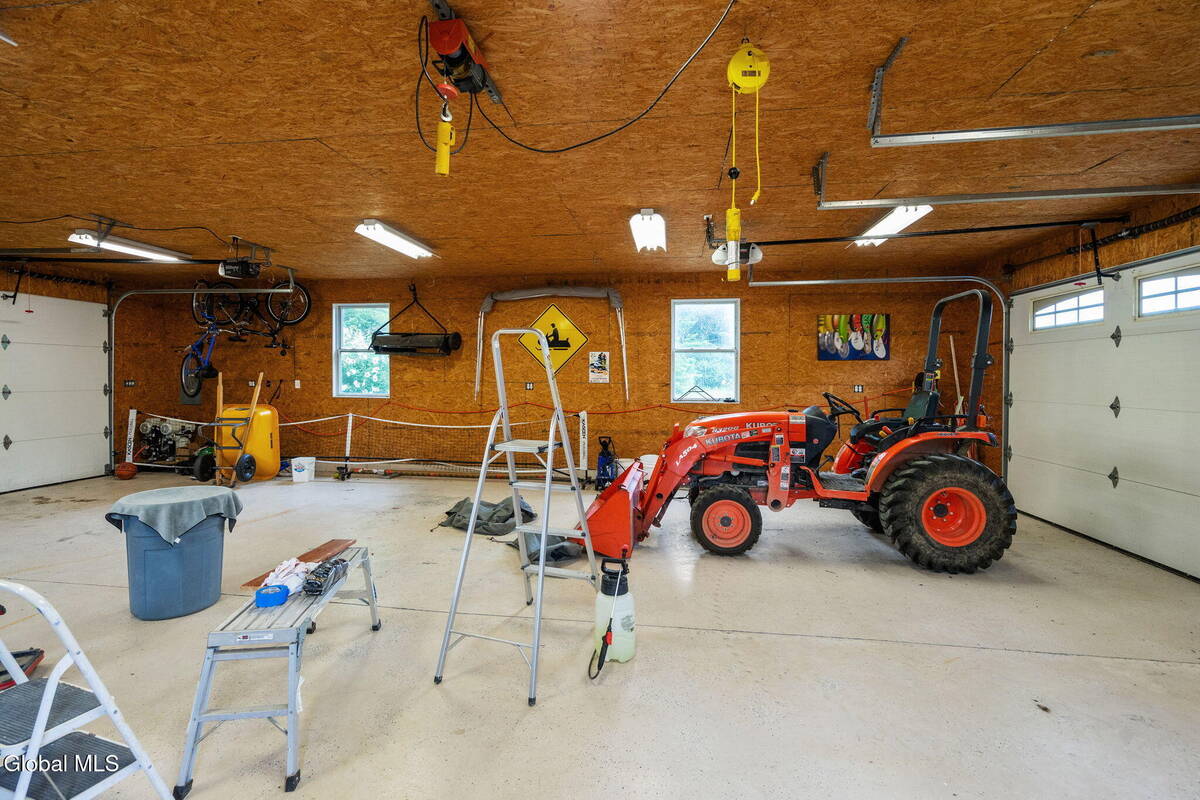 #53 photo, 737 Muitzeskill Road, Schodack , NY 12156