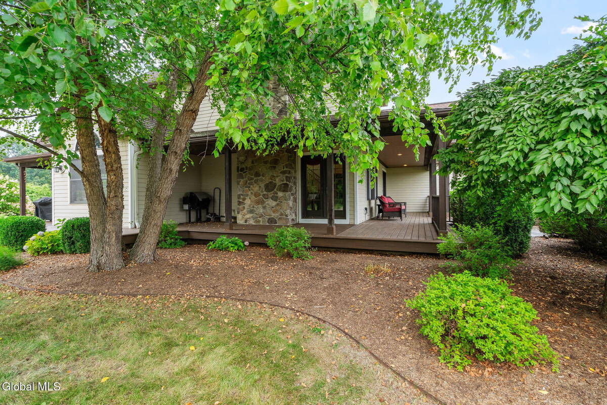 #56 photo, 737 Muitzeskill Road, Schodack , NY 12156