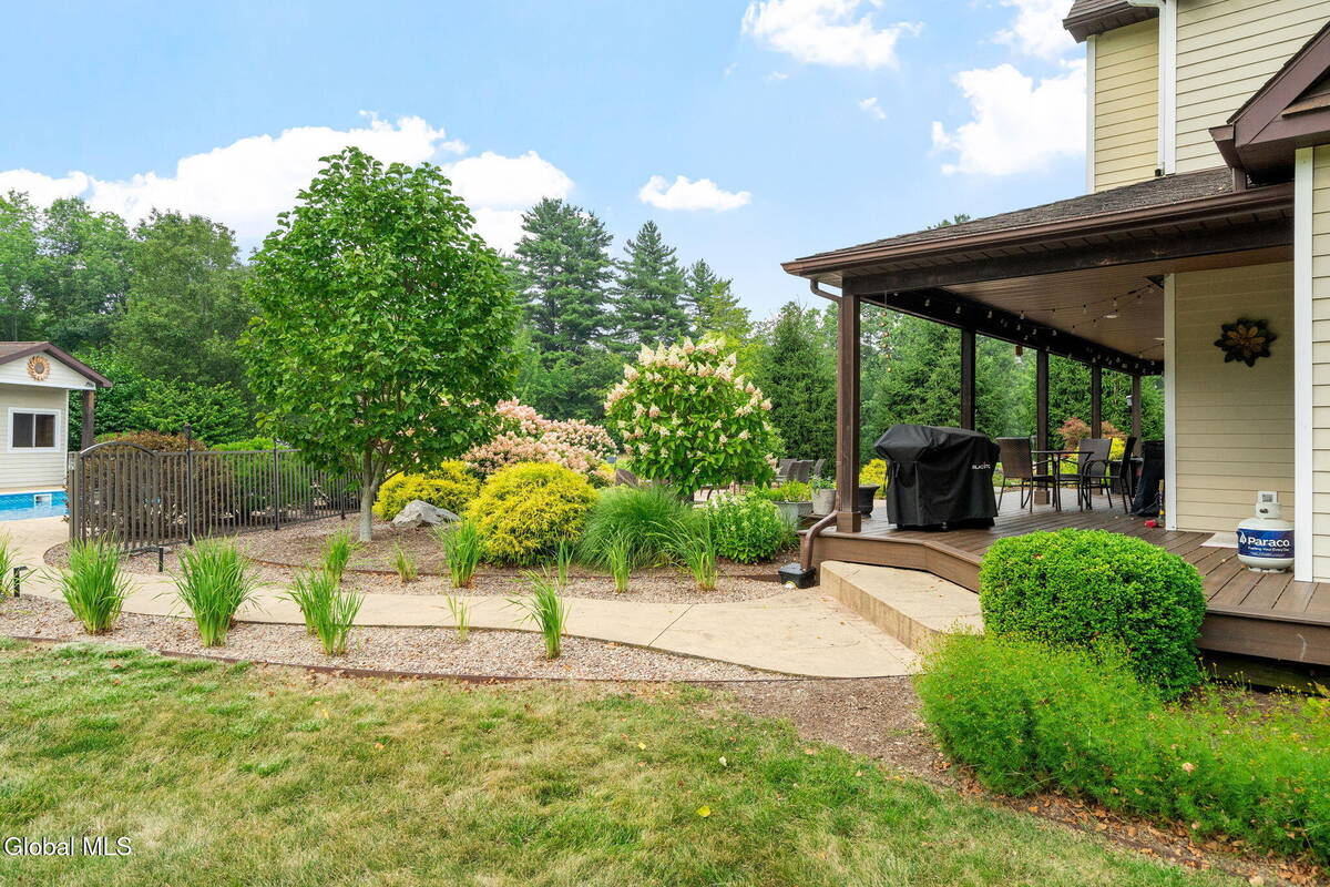 #57 photo, 737 Muitzeskill Road, Schodack , NY 12156