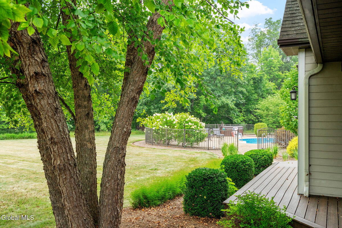 #58 photo, 737 Muitzeskill Road, Schodack , NY 12156