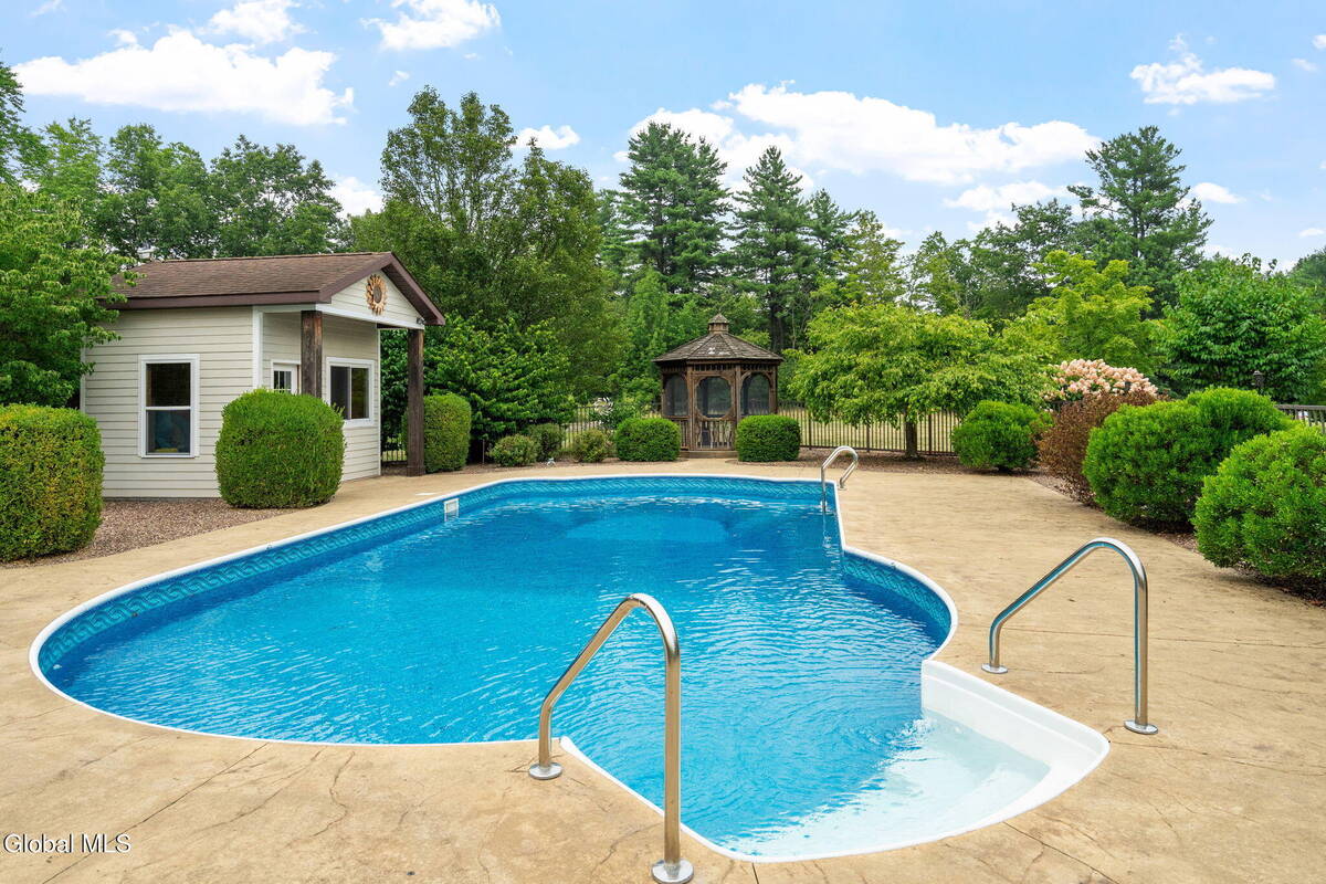 #62 photo, 737 Muitzeskill Road, Schodack , NY 12156