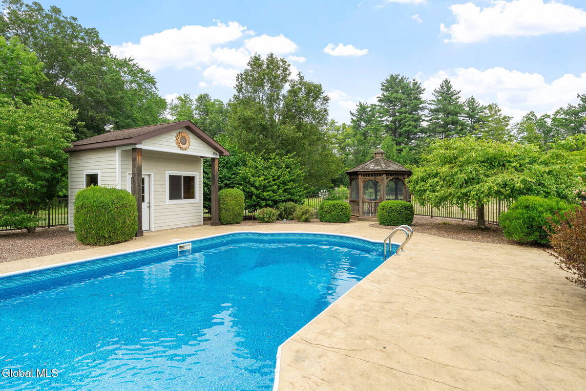 #63 photo, 737 Muitzeskill Road, Schodack , NY 12156