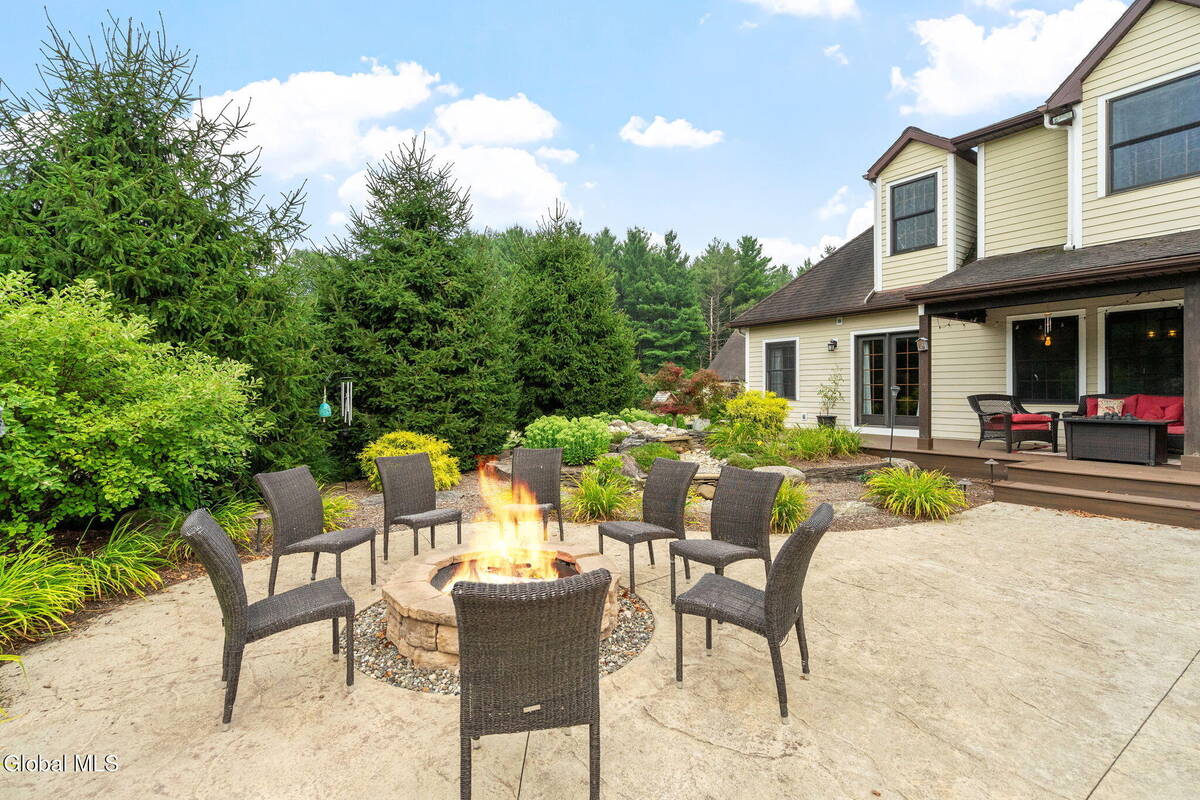 #71 photo, 737 Muitzeskill Road, Schodack , NY 12156