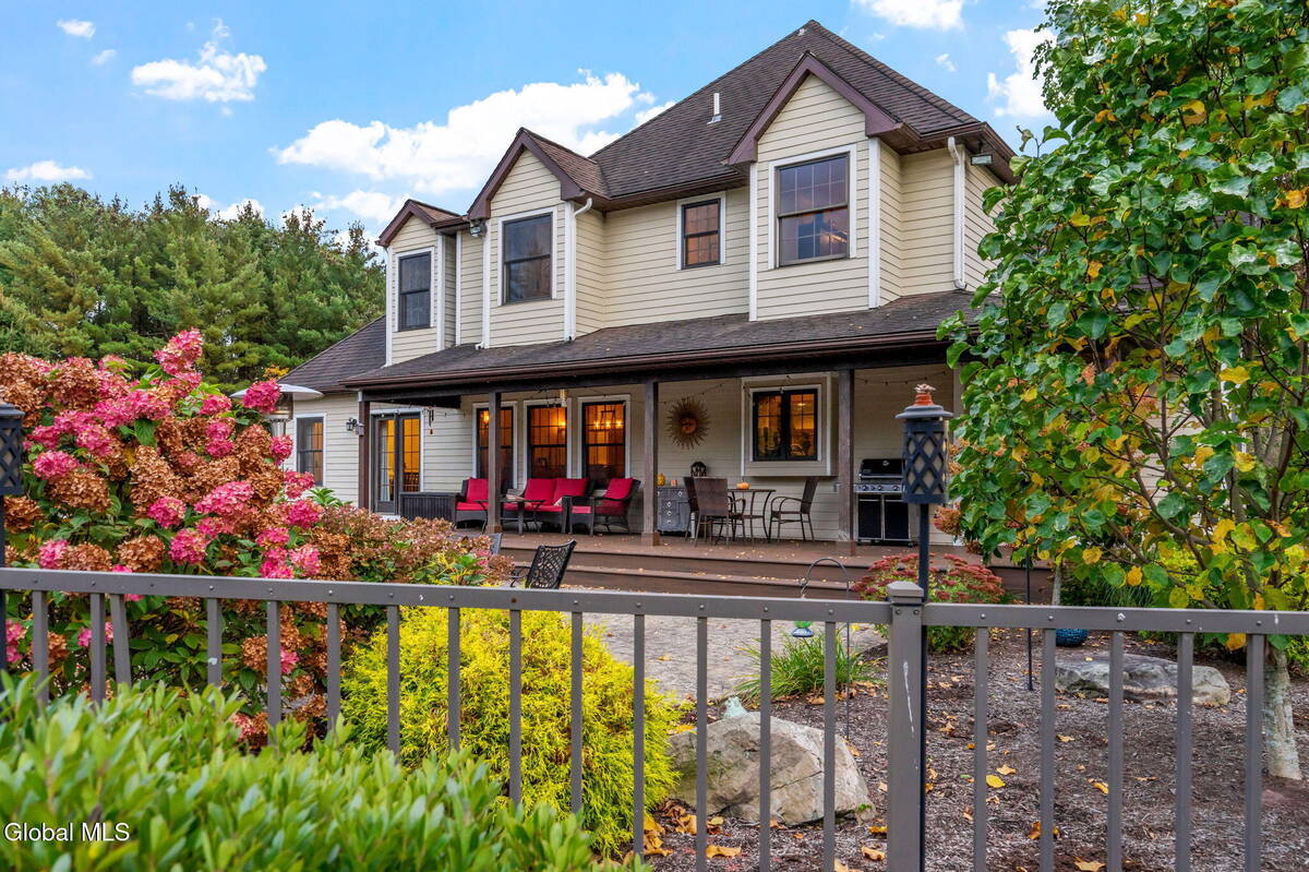 #72 photo, 737 Muitzeskill Road, Schodack , NY 12156