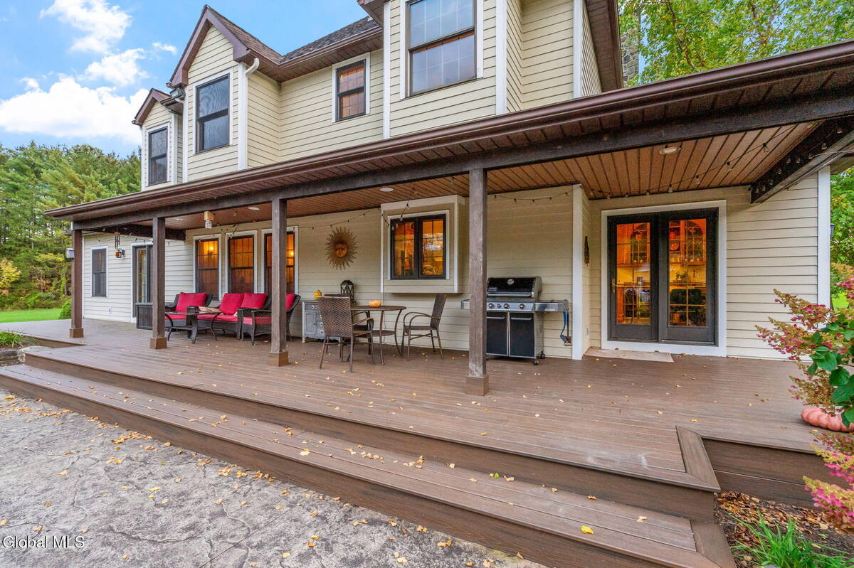 #73 photo, 737 Muitzeskill Road, Schodack , NY 12156