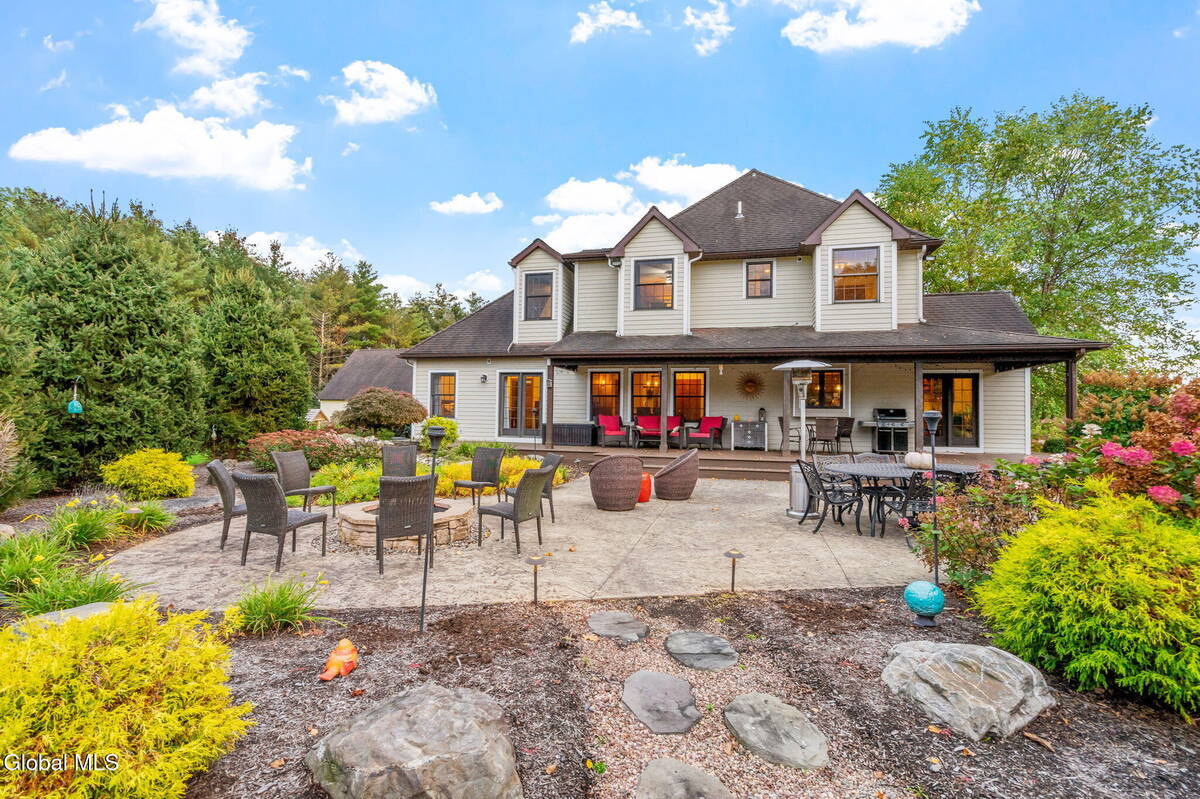 #74 photo, 737 Muitzeskill Road, Schodack , NY 12156